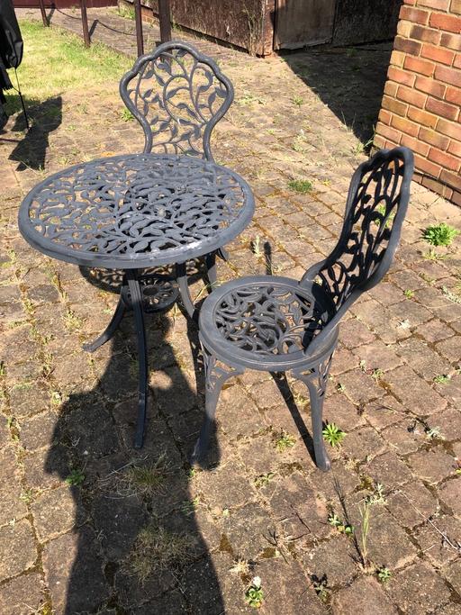 Buy & Sell Essex Epping Forest - Photos for Garden Table