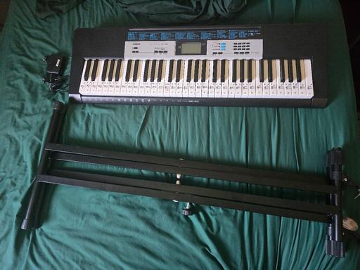 Buy & Sell East London Walthamstow - East London - Photos for Casio LK-136 light up keyboard and stand