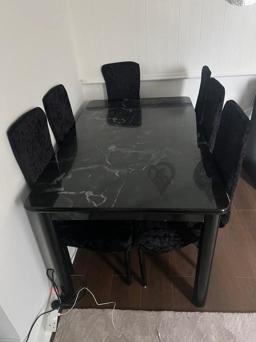 Buy & Sell Isle of Wight Guernsey - Photos for Black Tabla with 6 Chairs