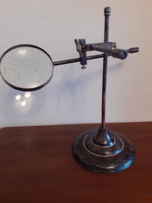 Buy & Sell Bedfordshire Central Bedfordshire - Photos for Freestanding Magnifying Glass (LU33BY)
