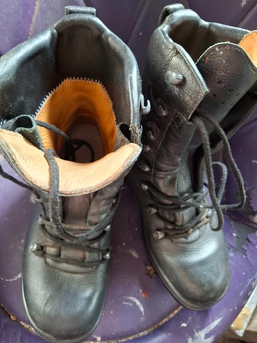 Buy & Sell Rhondda Cynon Taf Brynteg - Rhondda Cynon Taf - Photos for Black combat boots