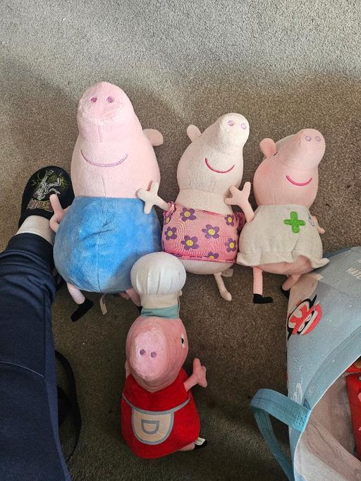 Buy & Sell West Midlands Wolverhampton - Photos for PEPPA PIG AND ITEMS