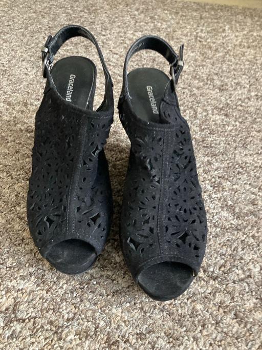 Buy & Sell West Midlands Sandwell - Photos for Shoes size 4
