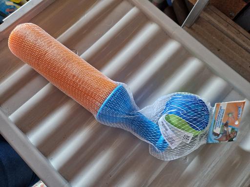 Buy & Sell Kent Thanet - Photos for bn Nerf water bat and ball set