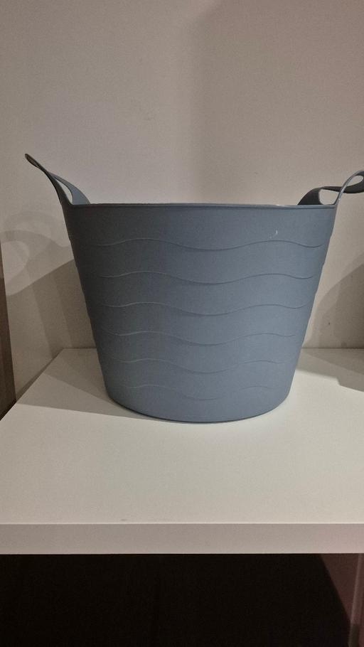 Buy & Sell Ealing Greenford - UB5 - Photos for Garden Buckets (2 )