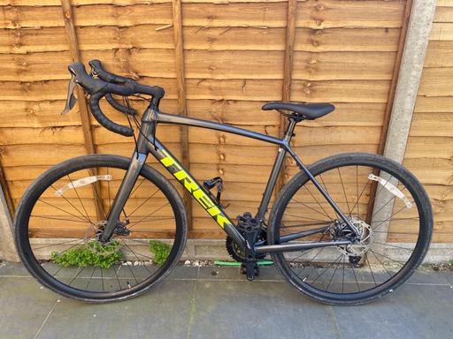 Buy & Sell Bedfordshire Central Bedfordshire - Photos for Trek Domane AL 3 Road Bike - Lithium grey