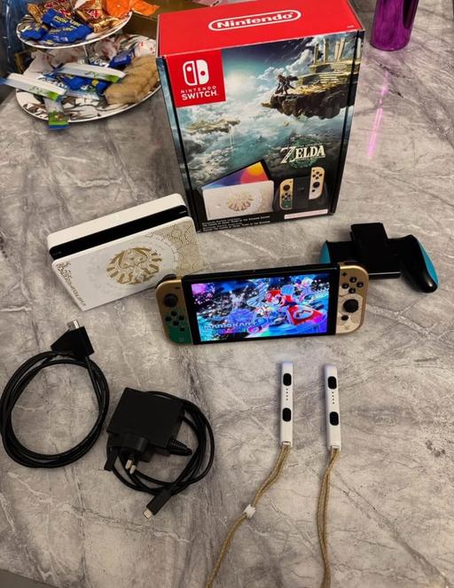 Buy & Sell West Midlands Sandwell - Photos for Nintendo Switch OLED Zelda Edition LIKE NEW