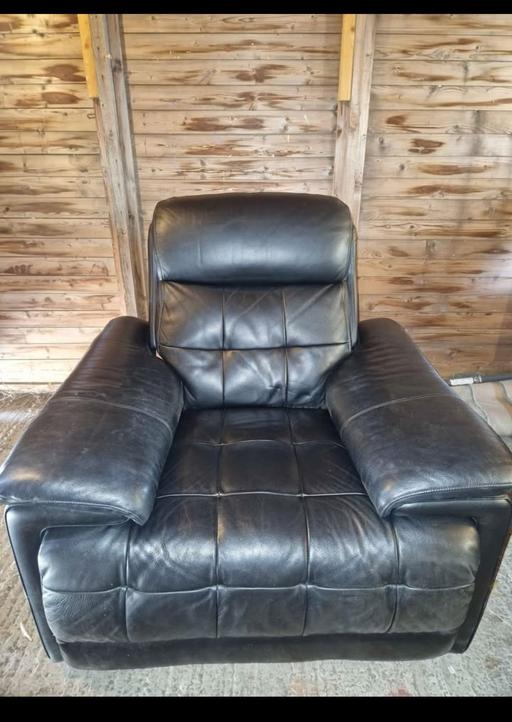 Buy & Sell Kent Ashford - Photos for 2x Leather LaZBoy Reclainer chairs