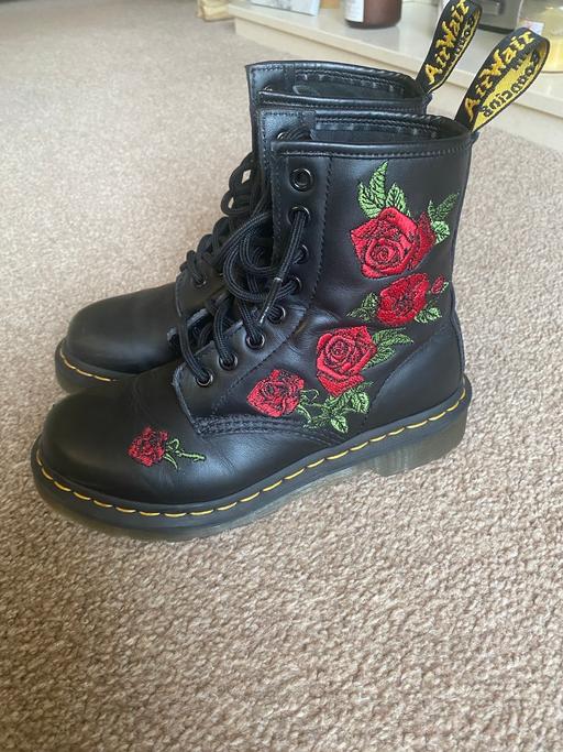 Buy & Sell Staffordshire Newcastle-under-Lyme - Photos for Dr Martens boots Vonda Size 3