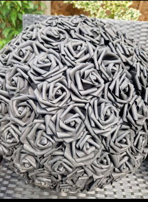 Buy & Sell Kent Ashford - Photos for 2x black roses ornaments balls