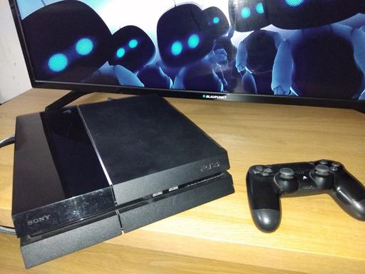 Buy & Sell South West London Kingston upon Thames - Photos for Playstation 4 with controller