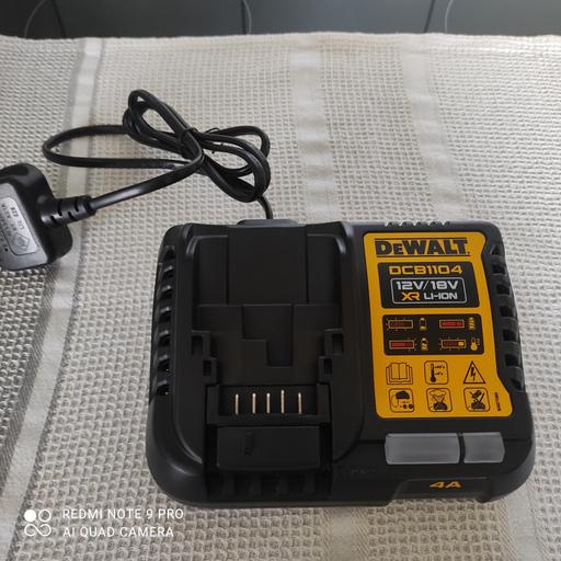 Buy & Sell North West London Harrow on the Hill - North West London - Photos for DeWalt DCB1104 charger