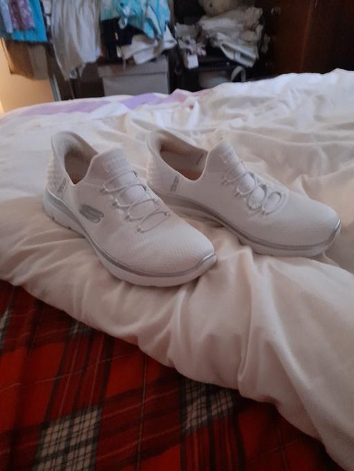 Buy & Sell Buckinghamshire Milton Keynes - Photos for skechers summits dreams slip-ins worn few t