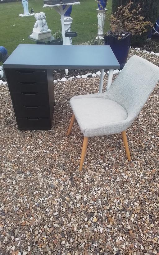 Buy & Sell Greater Manchester Wigan - Photos for DESK AND CHAIR