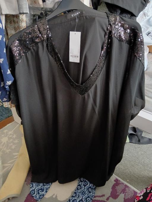 Buy & Sell Lambeth South West London - Photos for ladies top