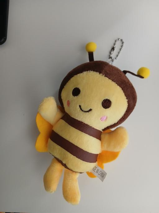 Buy & Sell Radcliffe Bury - Photos for Bee Keychain New