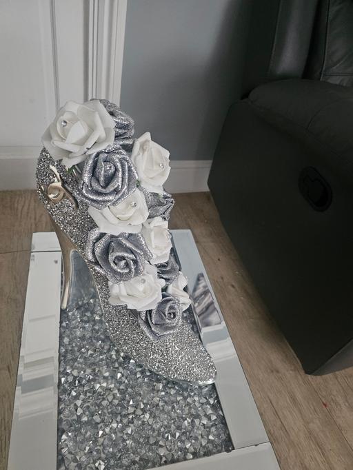Buy & Sell Essex Castle Point - Photos for dimonte shoe with grey and white flowers