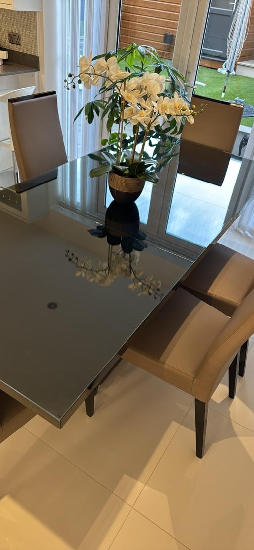 Buy & Sell North London Enfield - Photos for Dining table and 6 chairs from Furniture V
