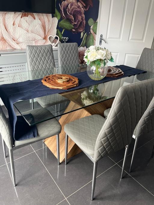 Buy & Sell West Midlands Birmingham - Photos for Glass Dining table and 6 chairs