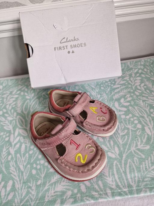 Buy & Sell West Midlands Sandwell - Photos for Girls Clarks Leather Shoes