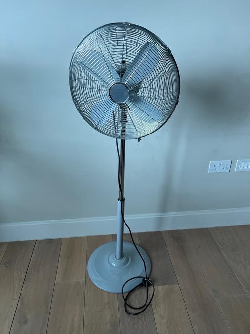 Buy & Sell South East London Croydon - Photos for Swan Retro Stand Fan