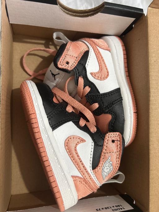 Buy & Sell East London Aldborough Hatch - East London - Photos for Baby jordan 1’s mid never worn before 