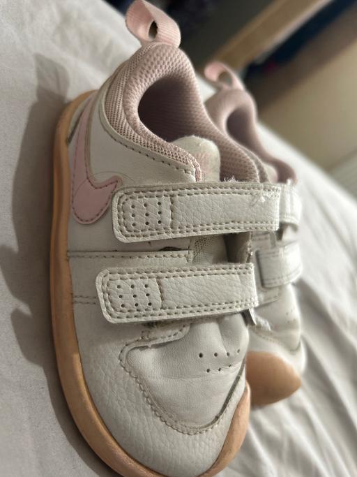Buy & Sell East London Redbridge - Photos for Nike white and pink girl shoes