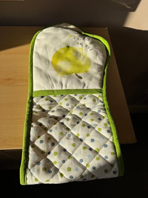Buy & Sell South East London New Eltham - South East London - Photos for Brand new thick oven gloves
