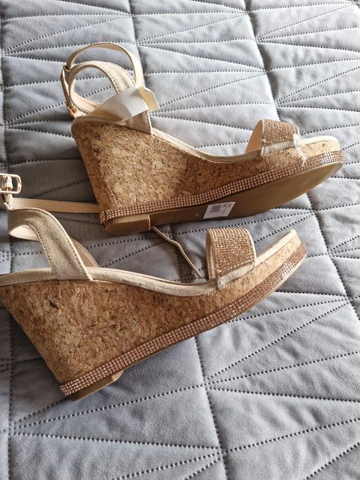 Buy & Sell Anston Rotherham - Photos for ROSE GOLD TRIMMED WEDGES BY DUNE SIZE 7