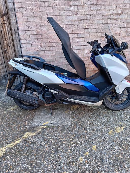 Vehicles North West London Camden - Photos for HONDA FORZA 125CC