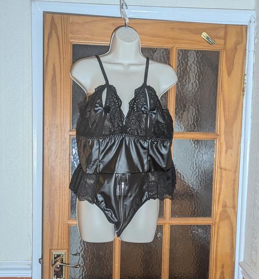 Buy & Sell Lower Sydenham South East London - Photos for Plus Size Lace deep V Neck Faux Leather Bodys