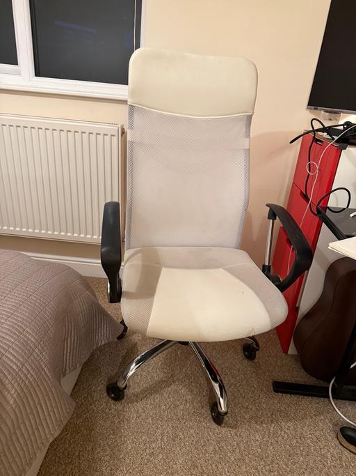 Buy & Sell Surrey Guildford - Photos for White office chair