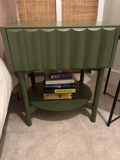 Buy & Sell South East London Plumstead - South East London - Photos for 2 side tables and chest of draws