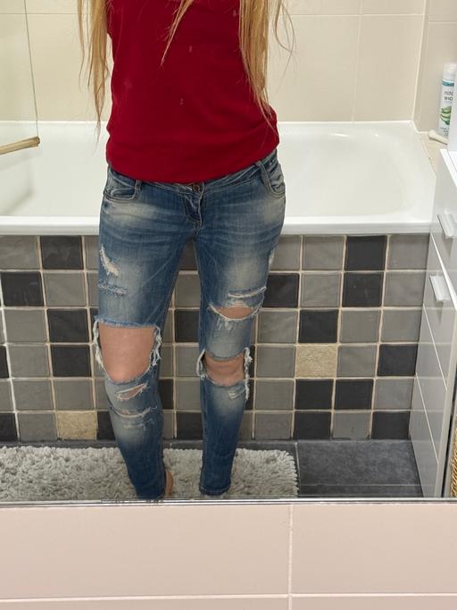 Buy & Sell East London Wapping - East London - Photos for Stylish Ripped Jeans