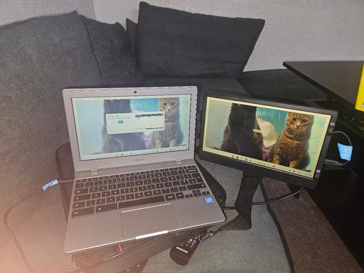 Buy & Sell South Yorkshire Barnsley - Photos for Samsung Chrome book with additional Screen
