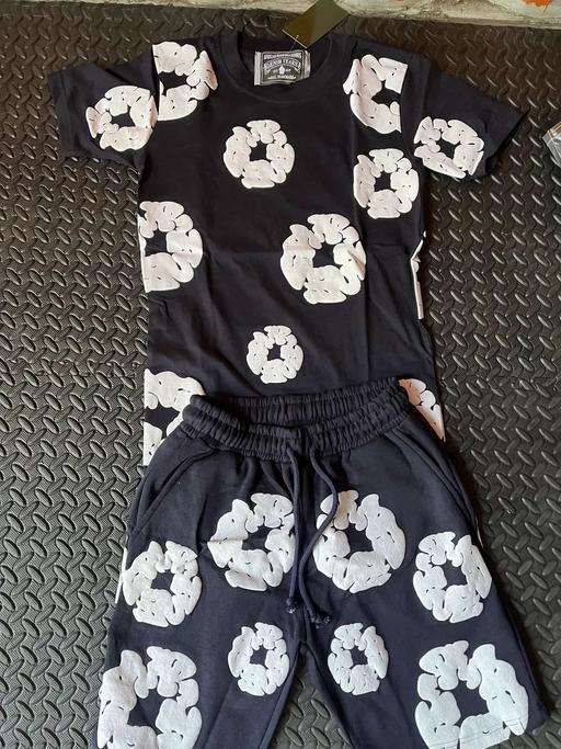 Buy & Sell East London Westferry - East London - Photos for Designer short/tracksuit set