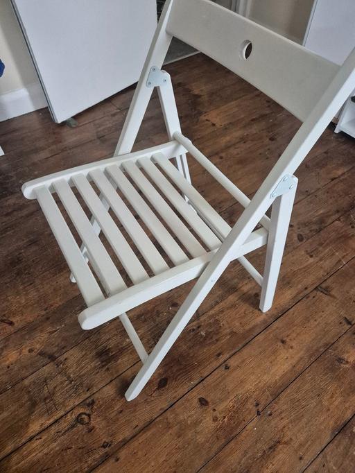 Buy & Sell North London Colney Hatch - N11 - Photos for 4 white folding chairs. Sold 5 each.