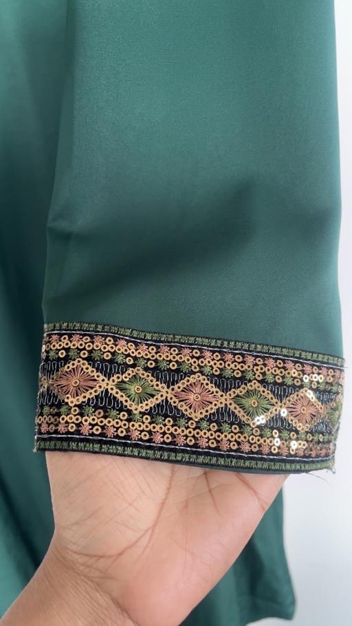 Buy & Sell East London Old Ford - East London - Photos for Ladies green with gold embroidery dress/abaya
