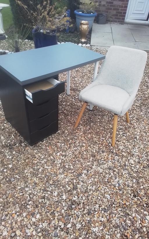 Buy & Sell Greater Manchester Wigan - Photos for DESK AND CHAIR