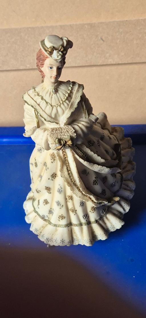 Buy & Sell Essex Basildon - Photos for victoria ornament