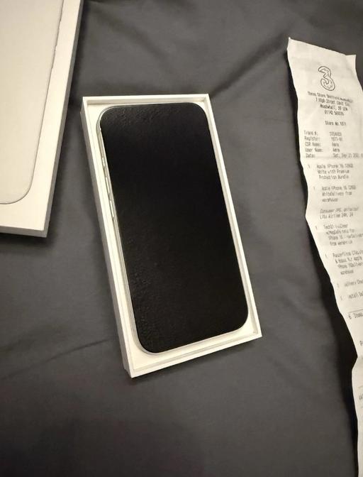 Buy & Sell East London Woodford - East London - Photos for iPhone 16 - 128GB - White - unlocked