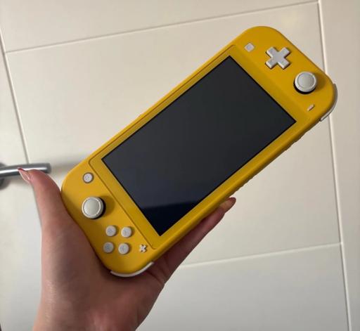 Buy & Sell Hampshire Portsmouth - Photos for Yellow Nintendo Switch Lite