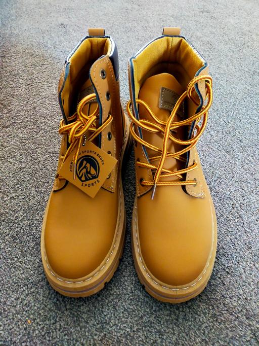 Buy & Sell West Yorkshire Wakefield - Photos for Boots