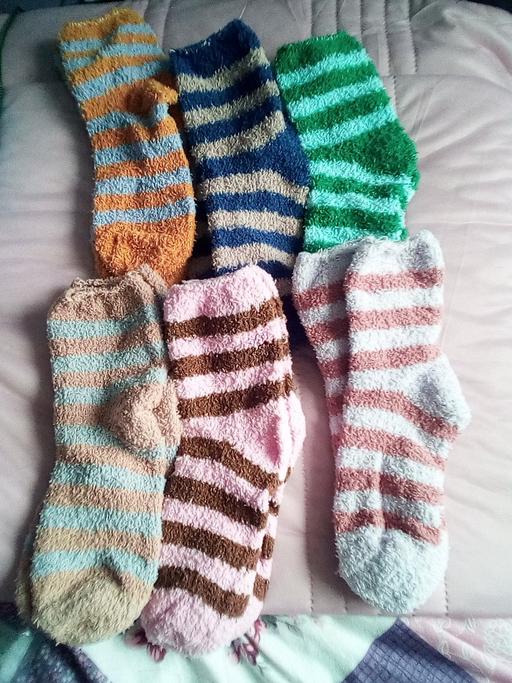 Buy & Sell Lincolnshire East Lindsey - Photos for 6 pairs of ladies fluffy socks