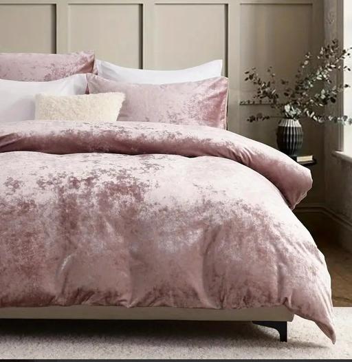 Buy & Sell Greater Manchester Bolton - Photos for new double pink crushed velvet bedding