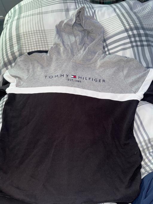 Buy & Sell Tyne and Wear Newcastle upon Tyne - Photos for Tommy Hilfiger jumper