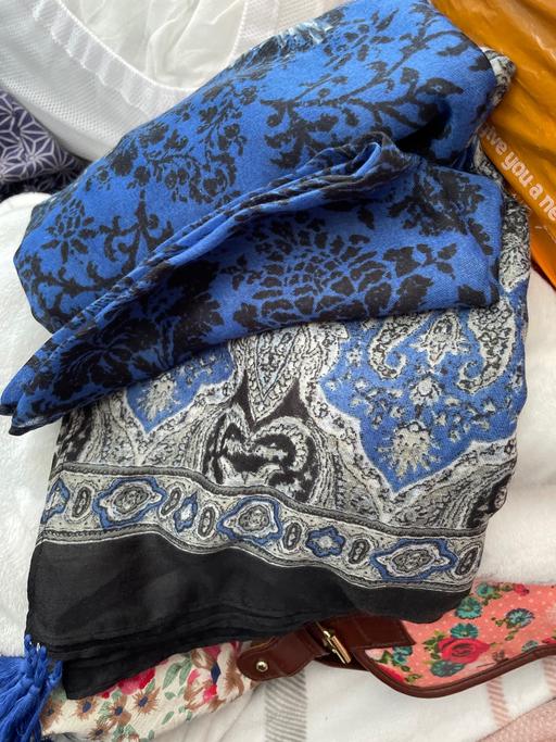 Buy & Sell North Northamptonshire Kettering - NN15 - Photos for Brand new thin summer scarf.