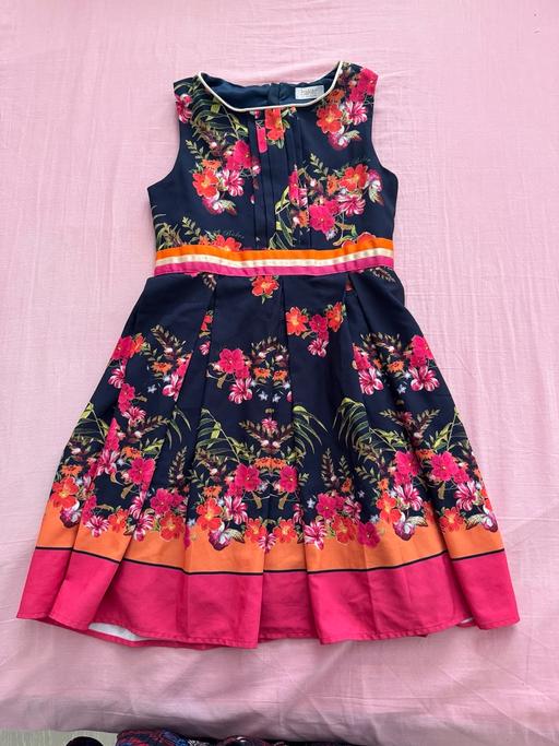 Buy & Sell Surrey Epsom and Ewell - Photos for Girls dress + 3 leggings