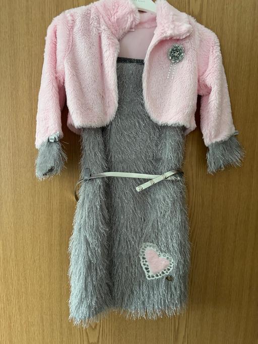 Buy & Sell Surrey Epsom and Ewell - Photos for Girls soft party dress (Age 4-5)