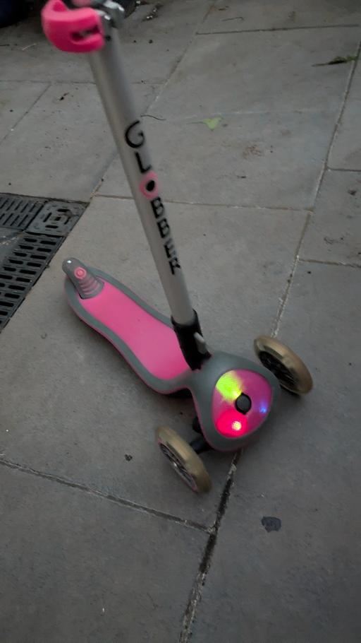 Buy & Sell South East London Lewisham - South East London - Photos for Globber elite light-up scooter